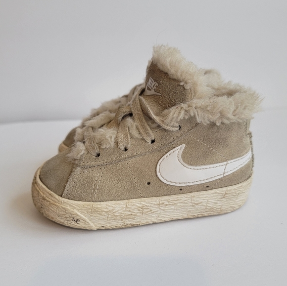 RARE Nike for baby toddler fur lined size 5c - Picture 1 of 8
